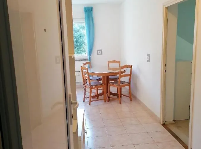 Nila 아파트 풀라